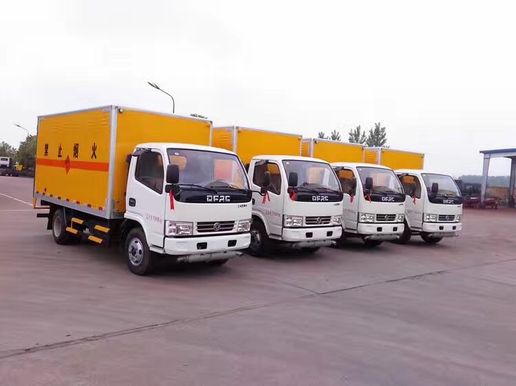 云南大理矿业爆破公司购置4台东风4吨爆破器材运输车交付完成
